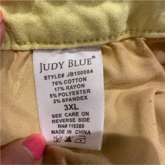 Judy Blue Yellow and Blue Jean Shorts Ombre Style - Picture 4 of 4